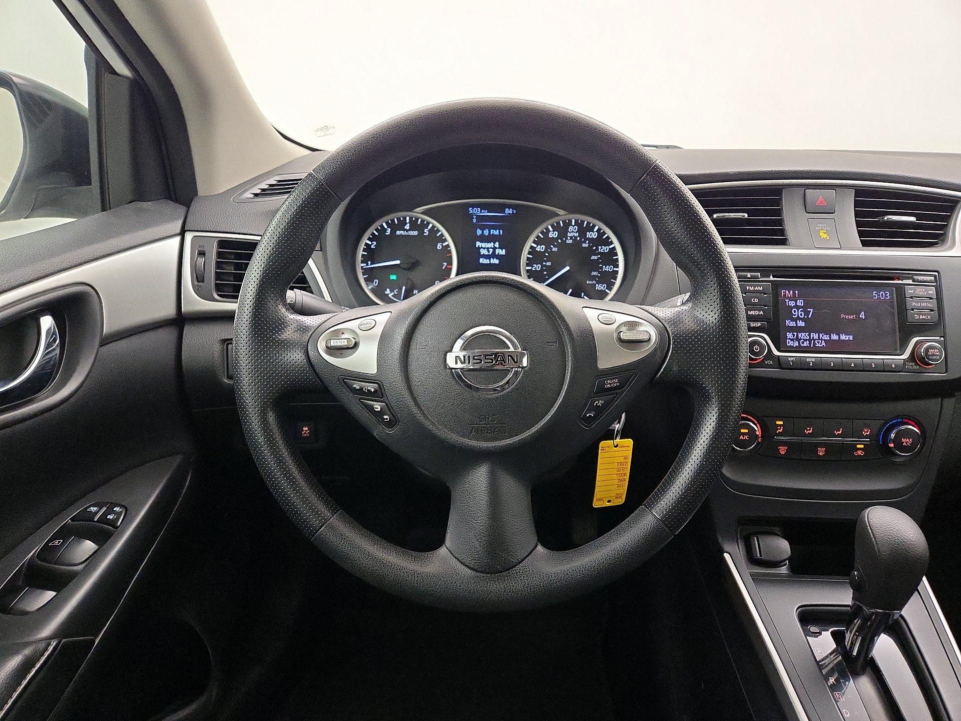 Thumbnail: 2018 Nissan Sentra - 10