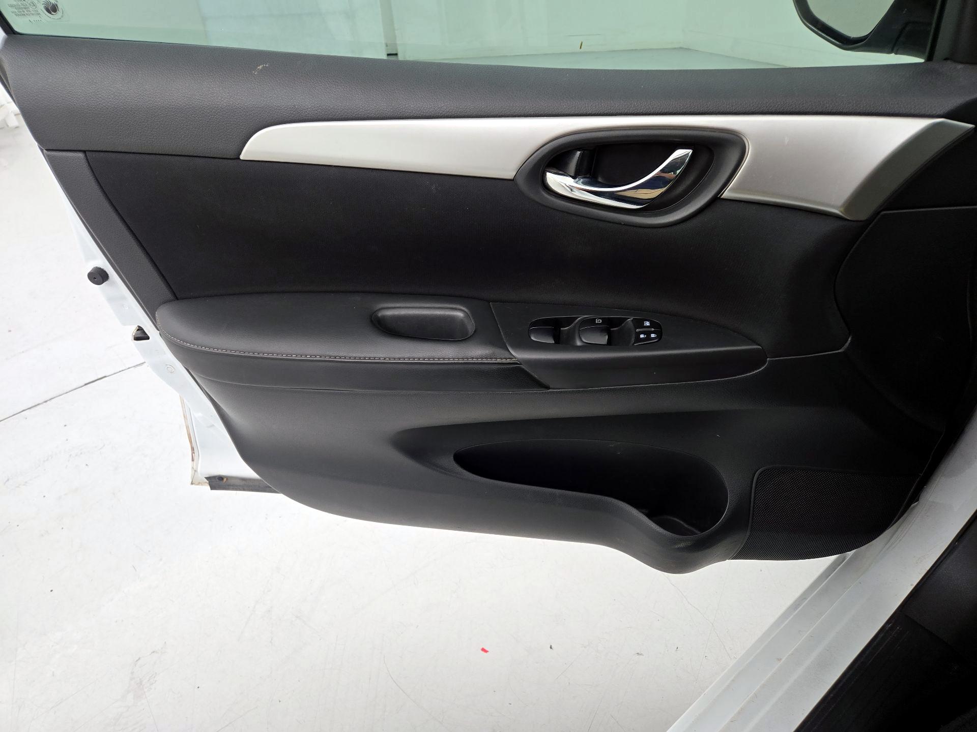 Thumbnail: 2018 Nissan Sentra - 12