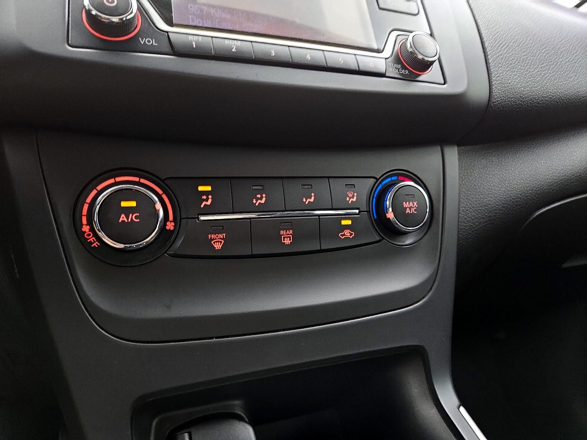 Thumbnail: 2018 Nissan Sentra - 16