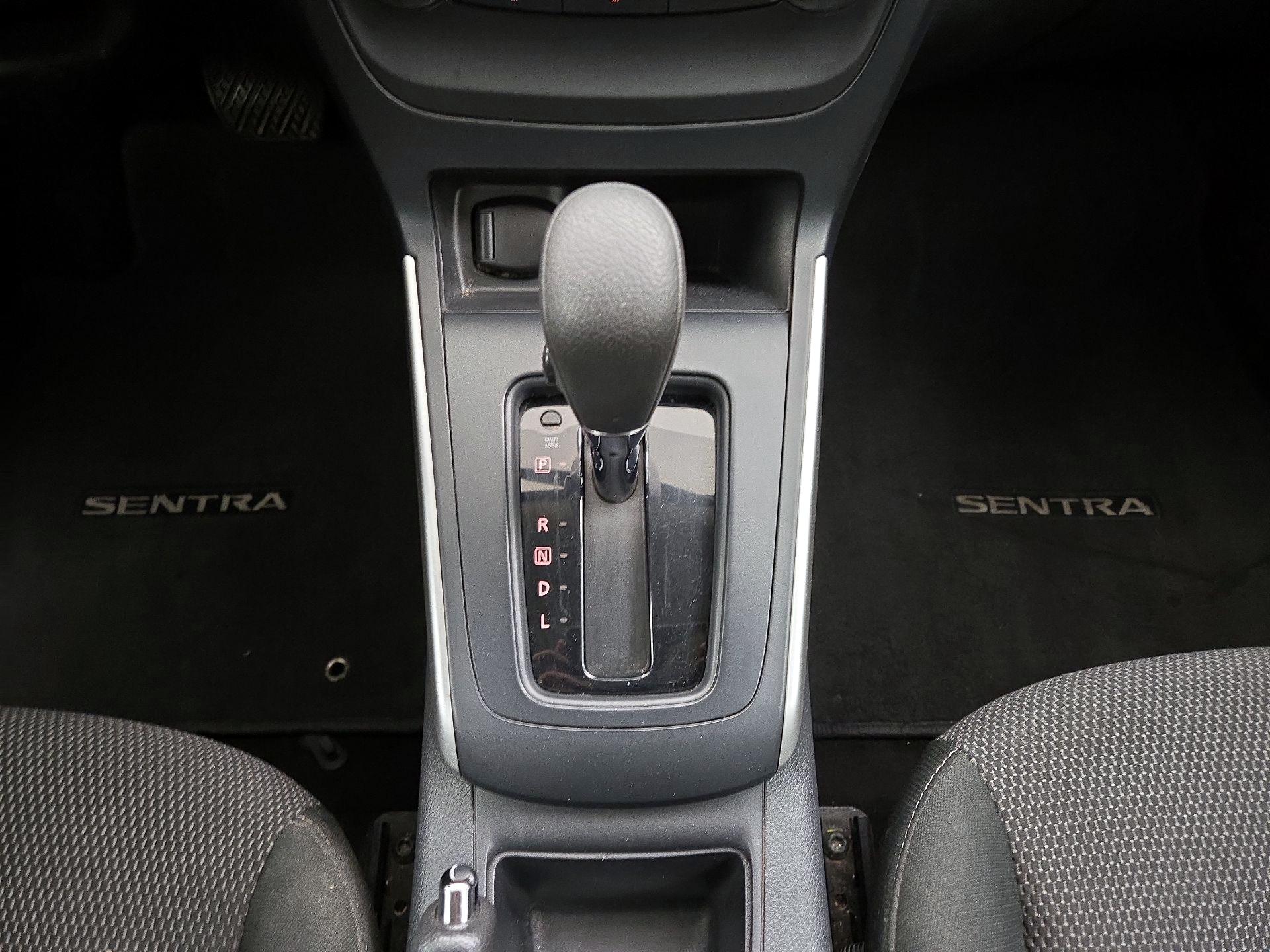 Thumbnail: 2018 Nissan Sentra - 17