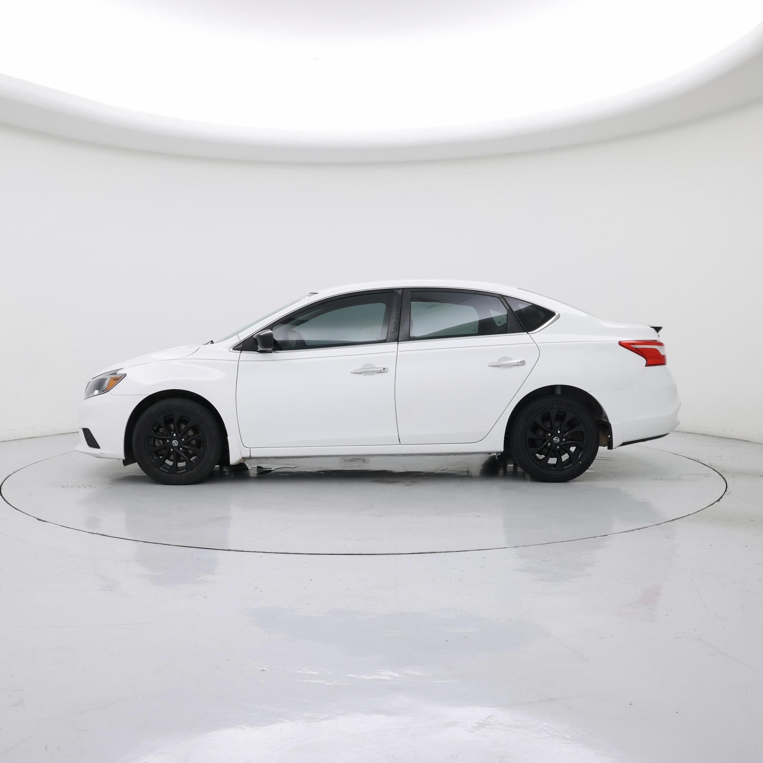 Thumbnail: 2018 Nissan Sentra - 3