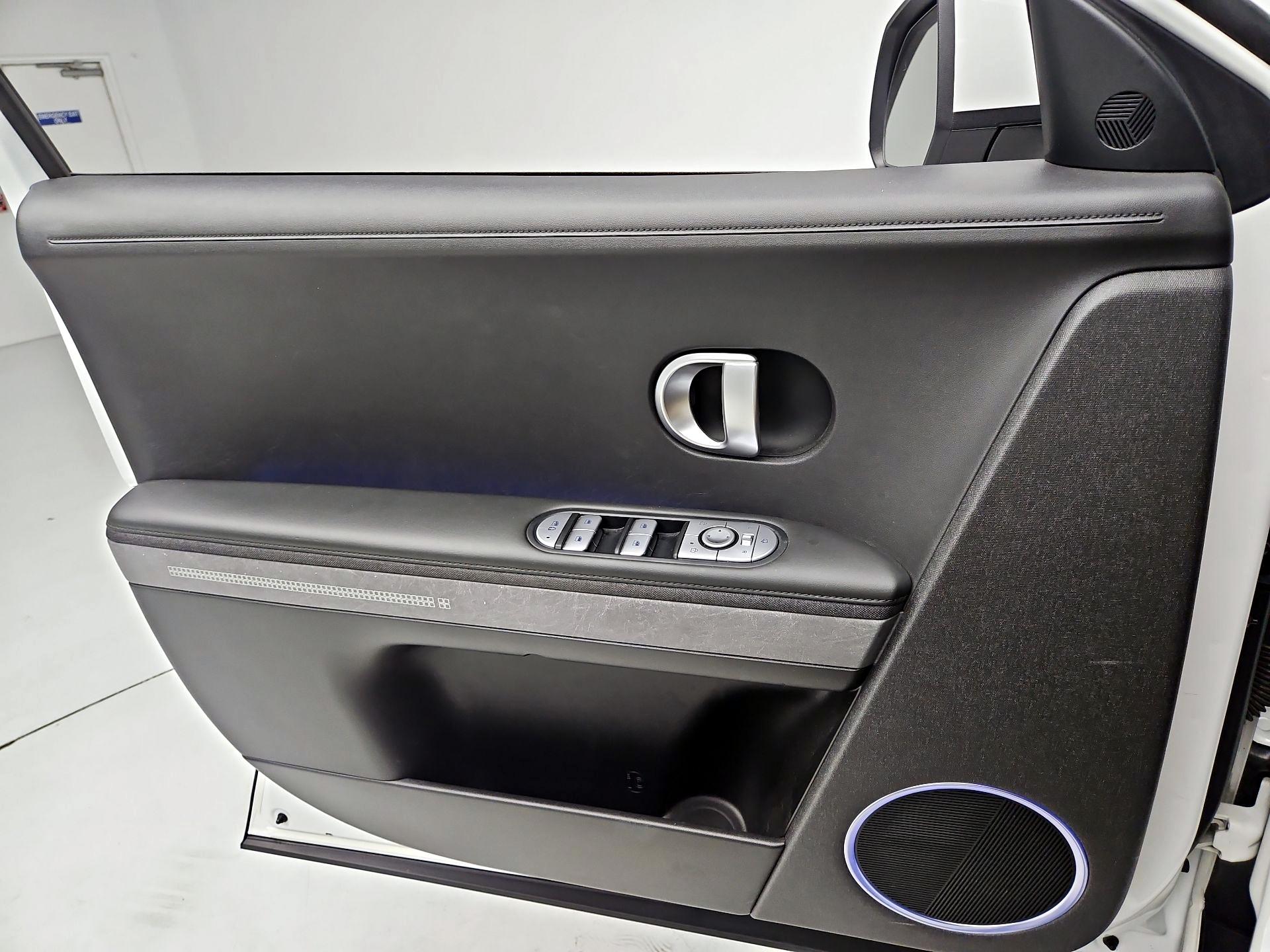 Thumbnail: 2023 Hyundai Ioniq 5 - 12