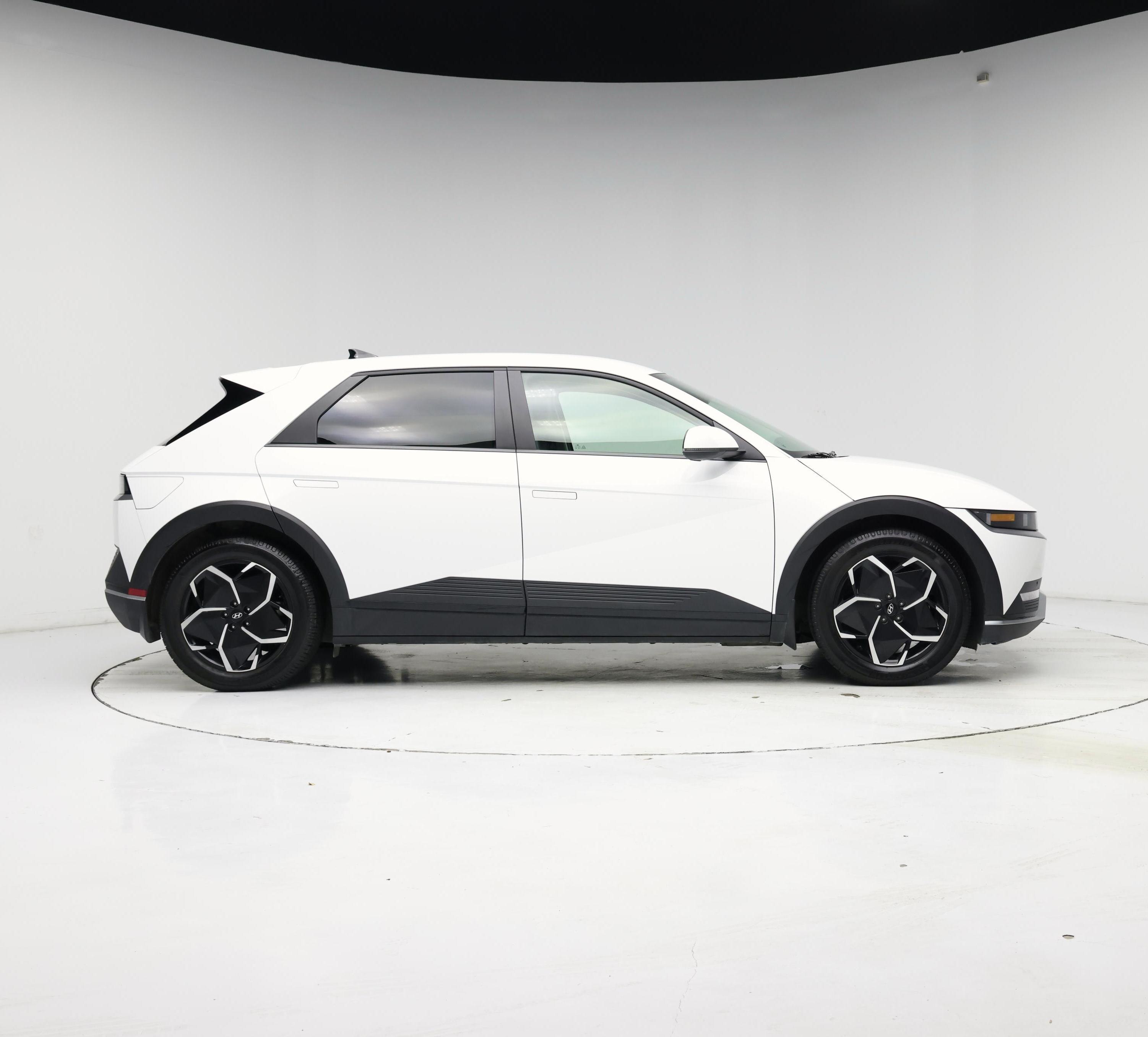 Thumbnail: 2023 Hyundai Ioniq 5 - 7