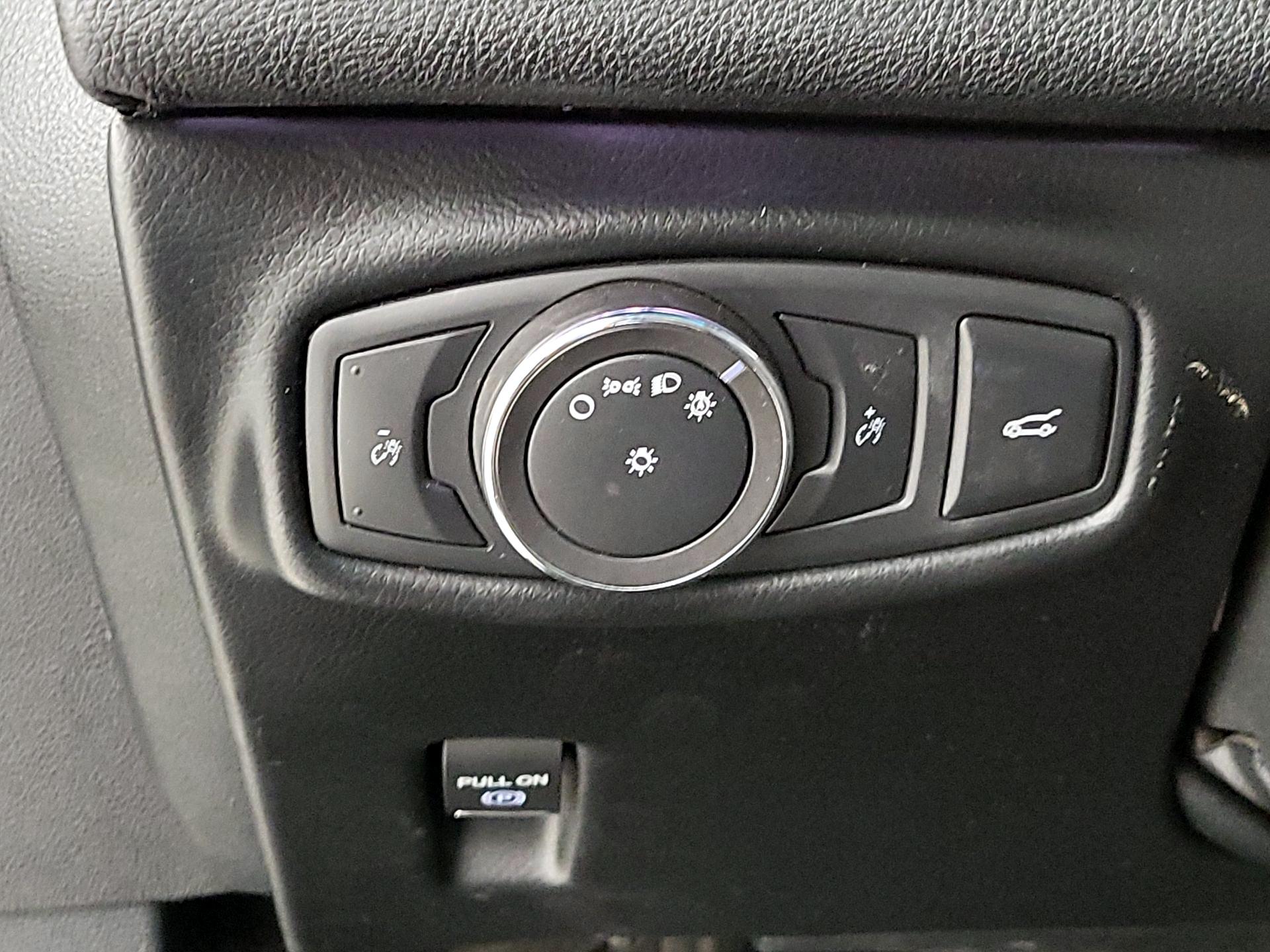 Thumbnail: 2015 Lincoln MKZ - 13
