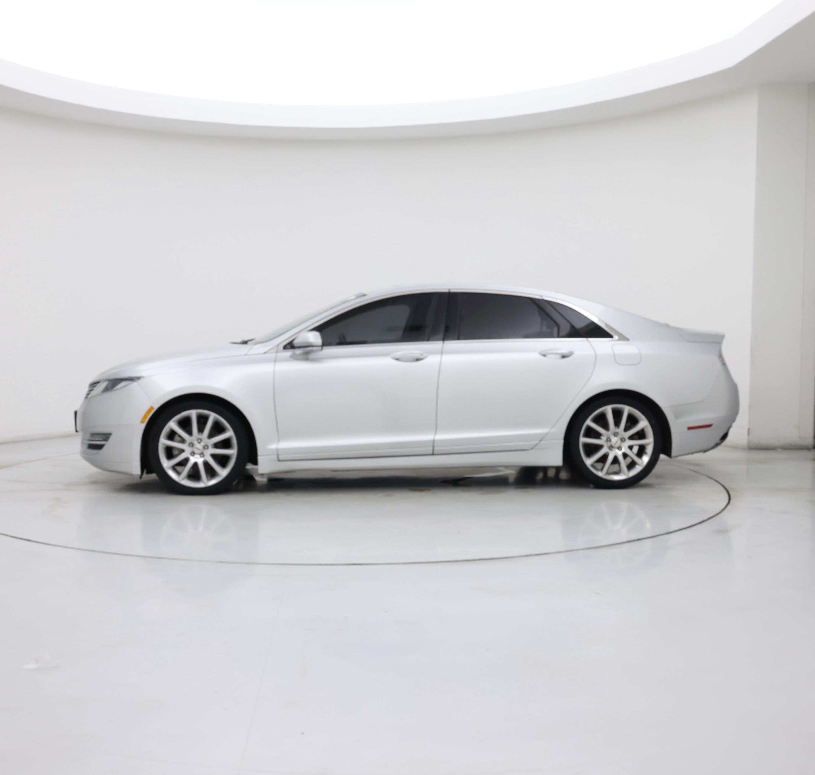 Thumbnail: 2015 Lincoln MKZ - 3