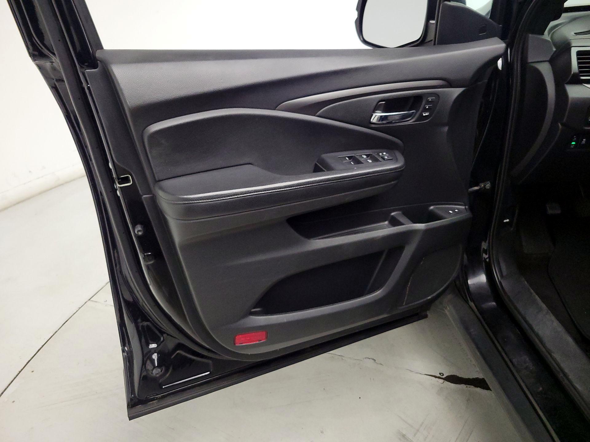 Thumbnail: 2019 Honda Passport - 12