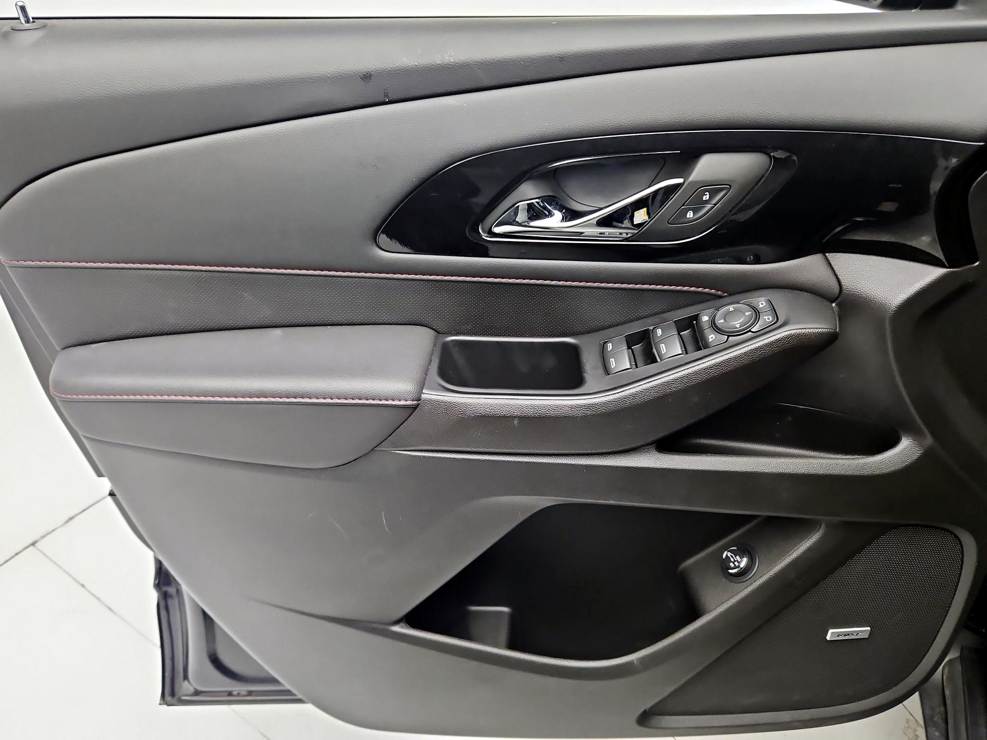 Thumbnail: 2023 Chevrolet Traverse - 12
