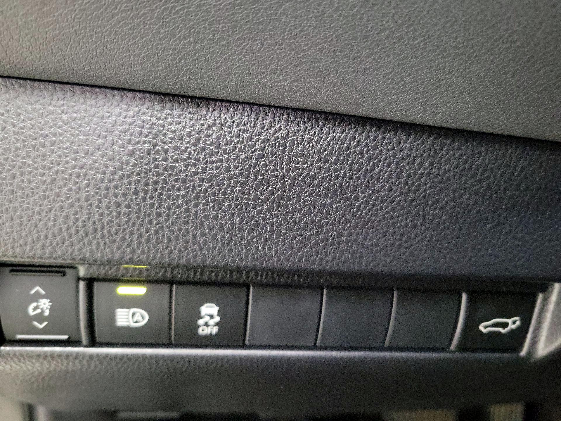 Thumbnail: 2021 Toyota Venza - 13