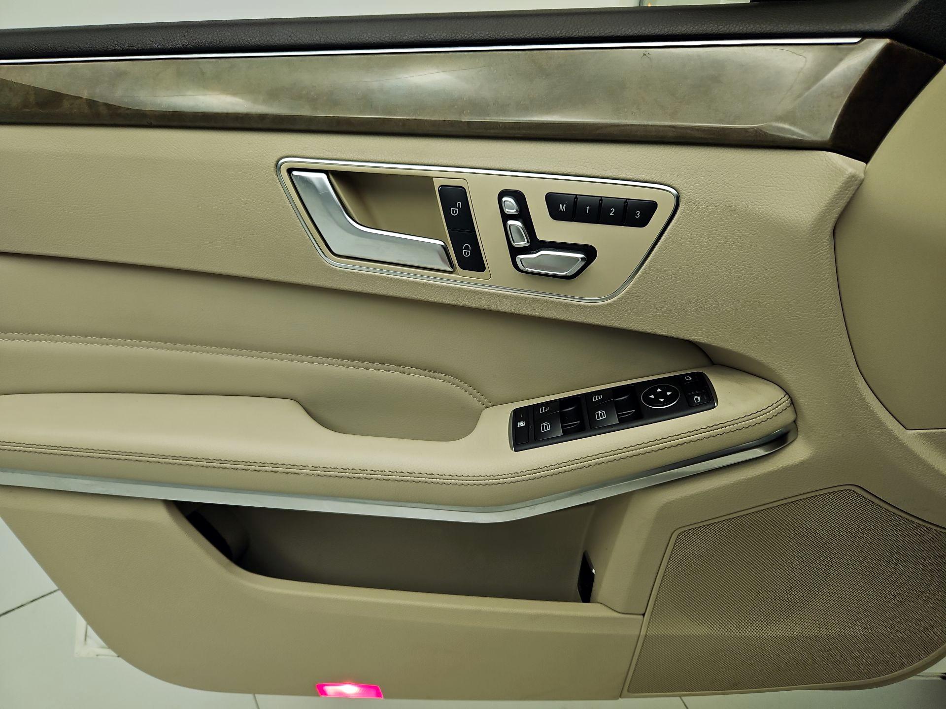 Thumbnail: 2014 Mercedes-Benz E-Class - 12