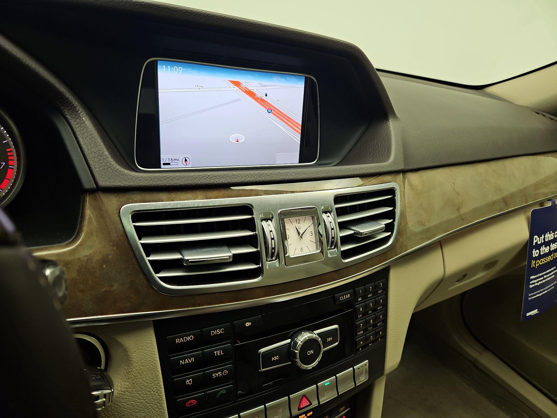 Thumbnail: 2014 Mercedes-Benz E-Class - 14