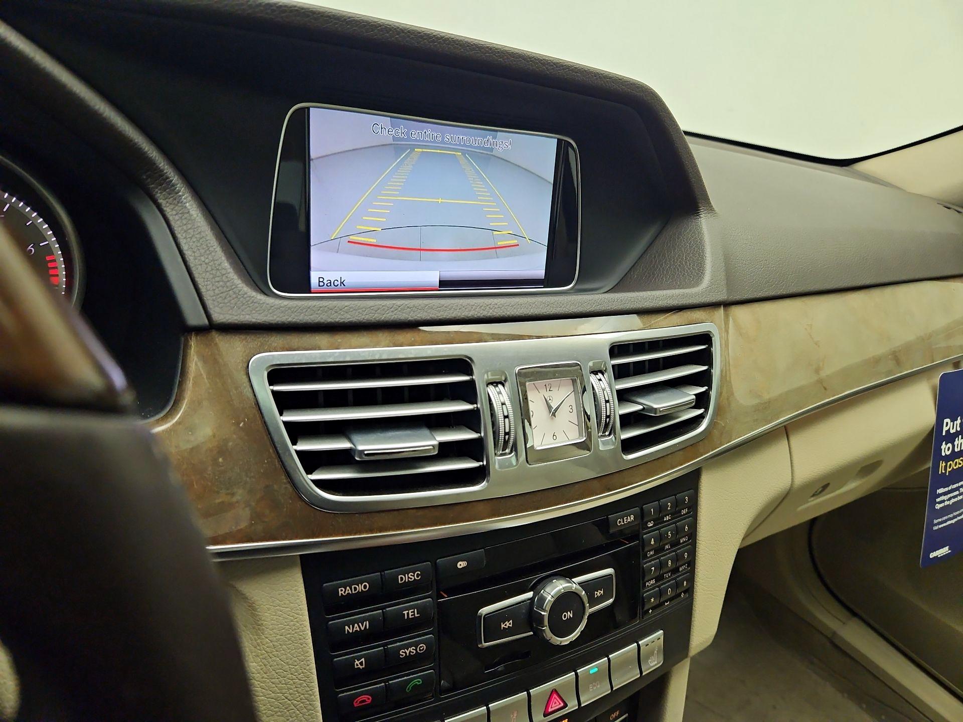 Thumbnail: 2014 Mercedes-Benz E-Class - 15