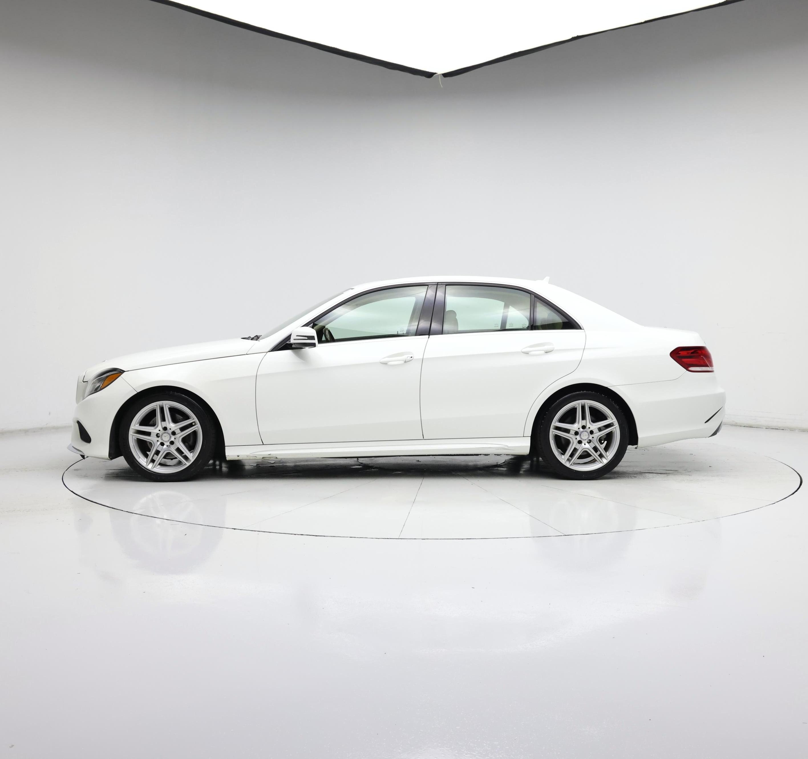 Thumbnail: 2014 Mercedes-Benz E-Class - 3