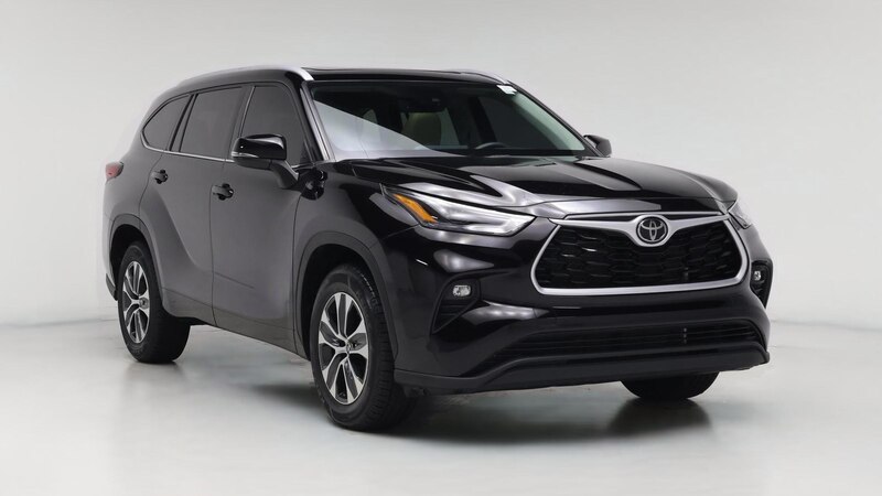 2022 Toyota Highlander XLE Hero Image