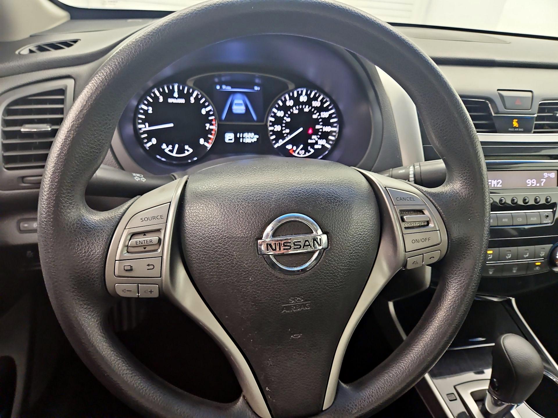 Thumbnail: 2014 Nissan Altima - 10