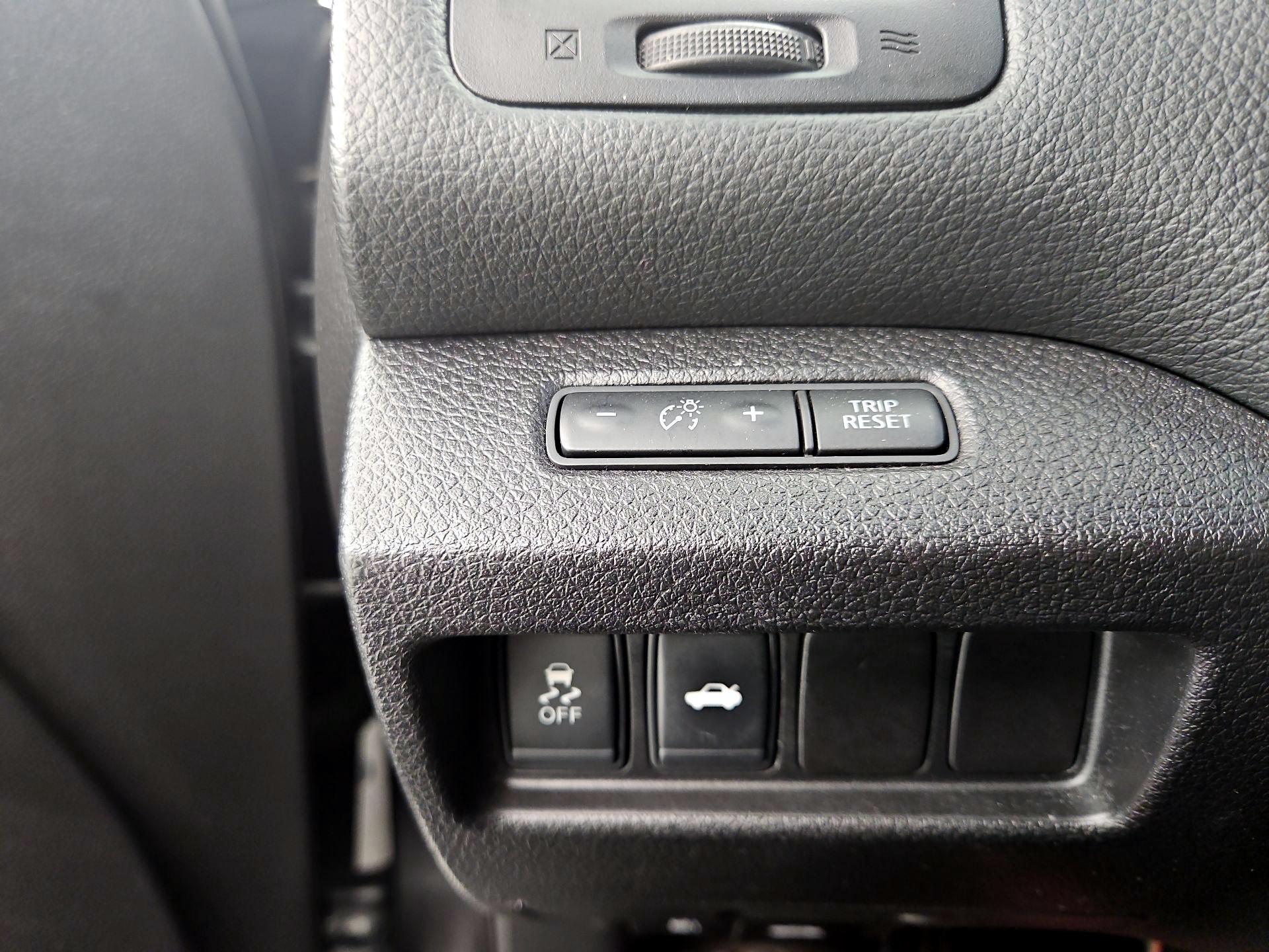 Thumbnail: 2014 Nissan Altima - 13