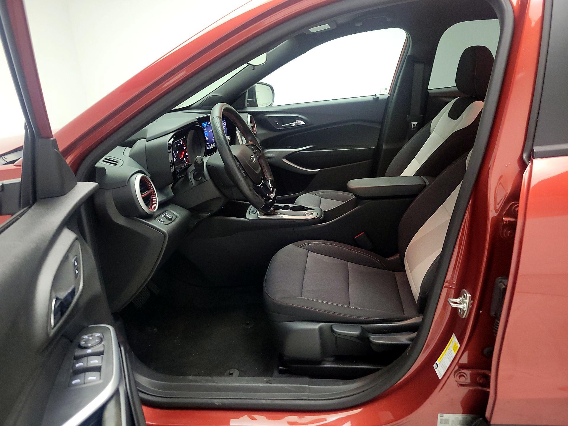 Thumbnail: 2024 Chevrolet Trax - 11