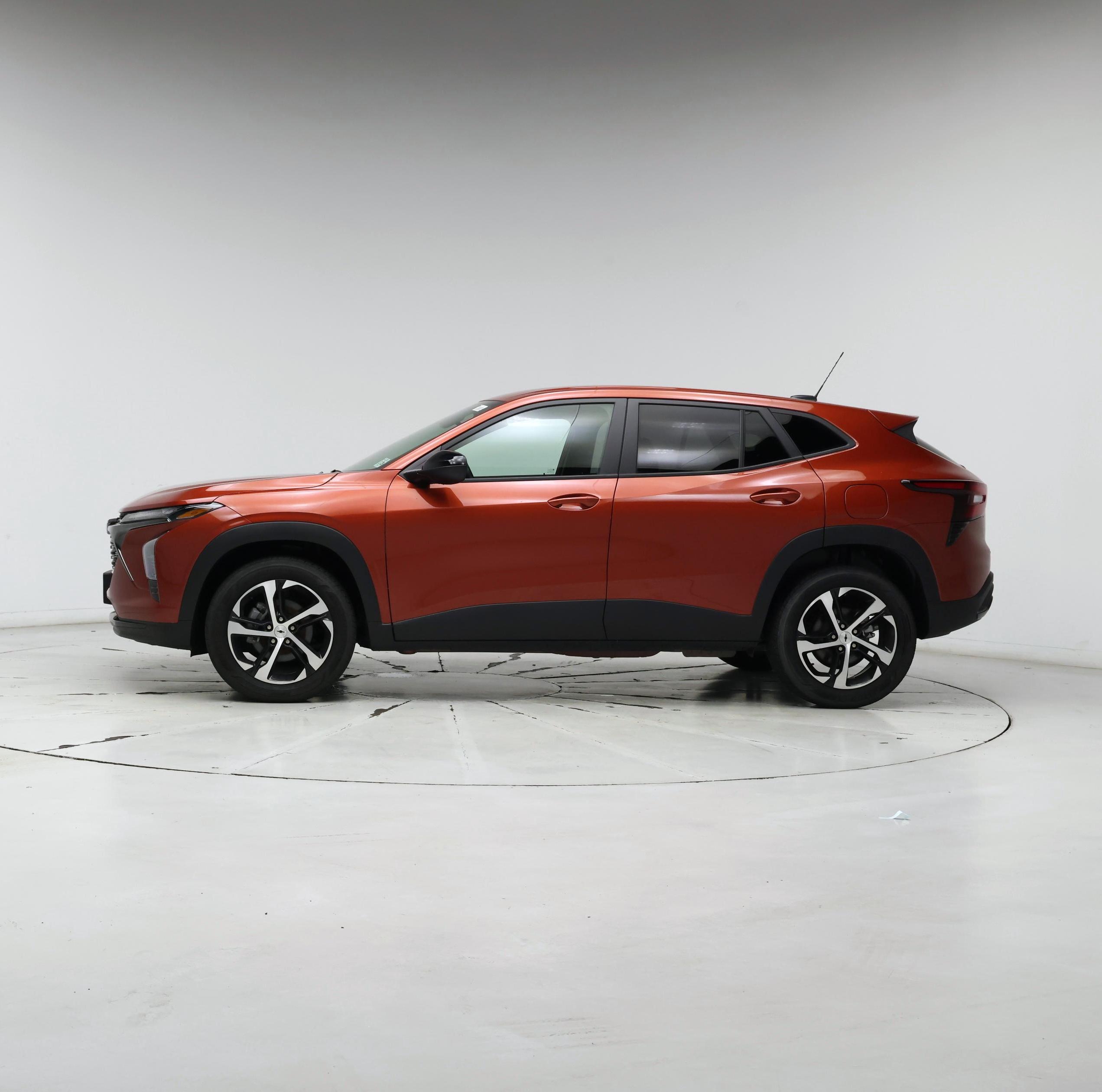 Thumbnail: 2024 Chevrolet Trax - 3