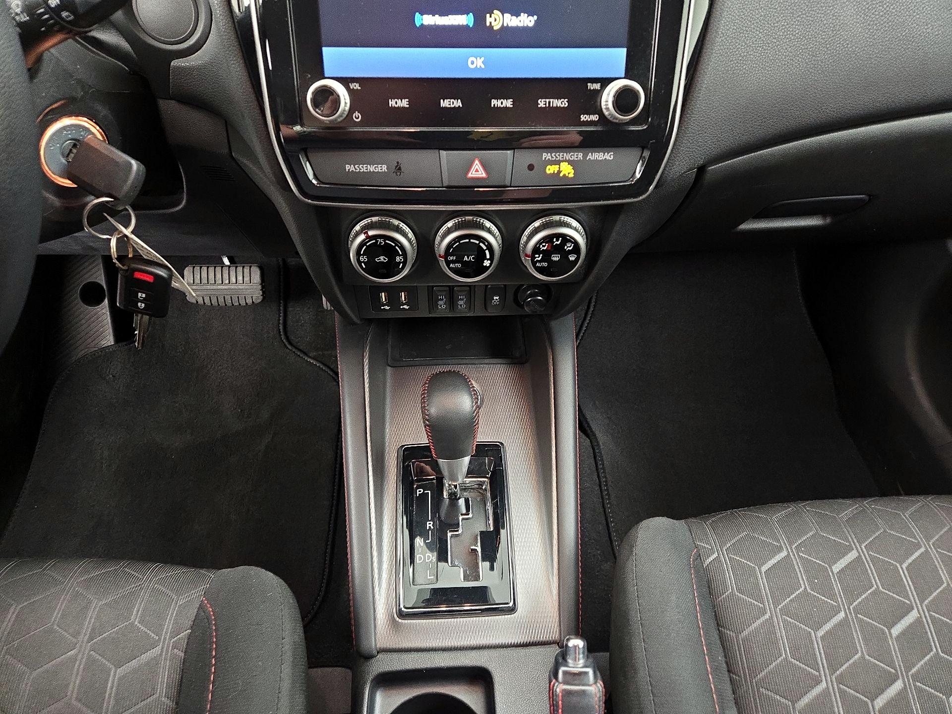 Thumbnail: 2021 Mitsubishi Outlander Sport - 17