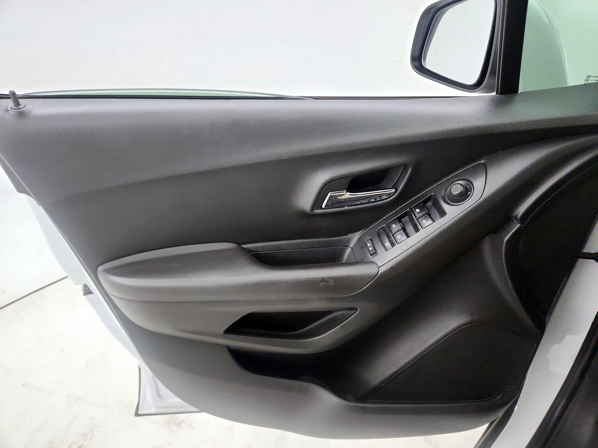 Thumbnail: 2020 Chevrolet Trax - 12