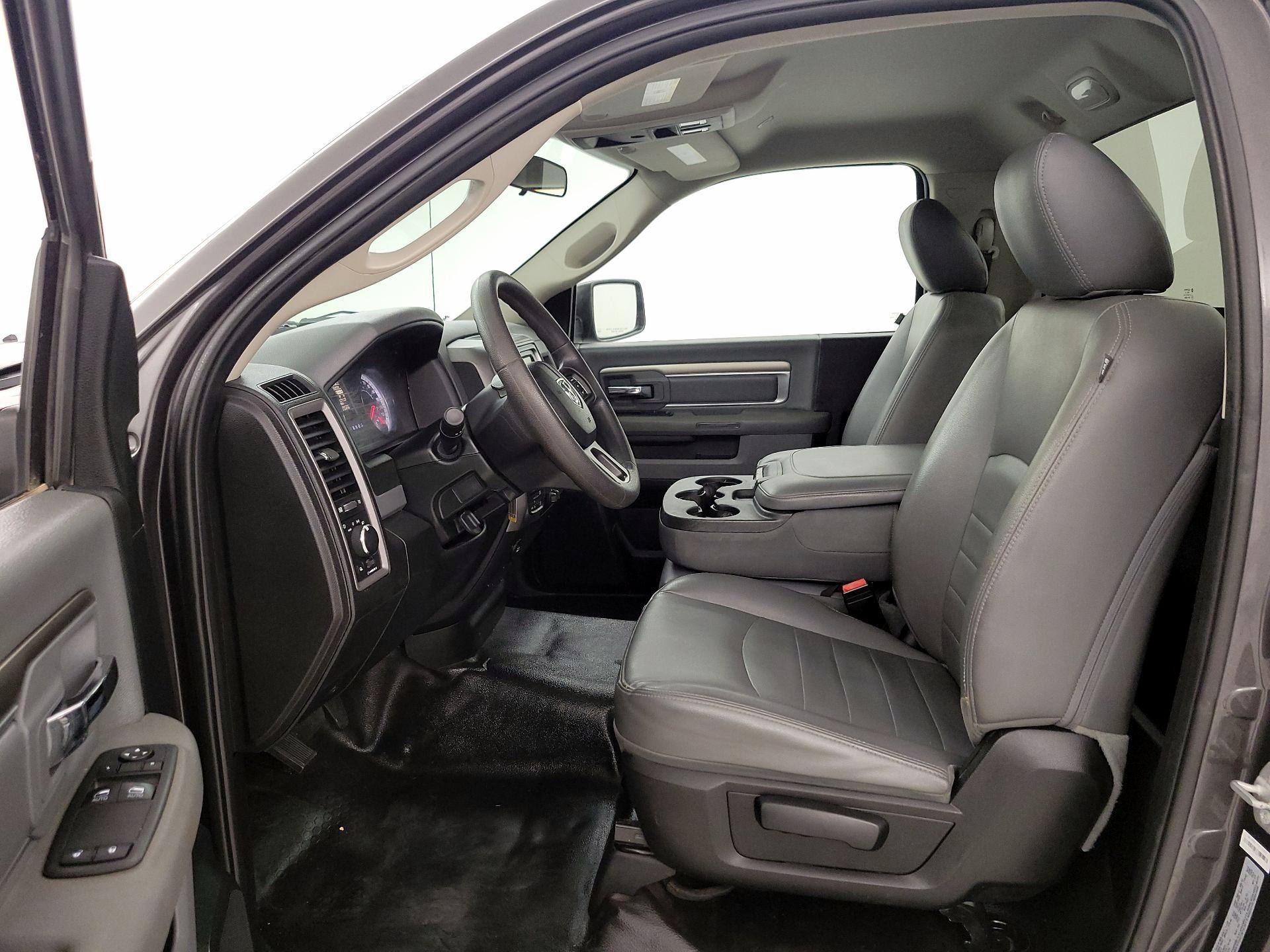 Thumbnail: 2020 RAM 1500 Classic - 11