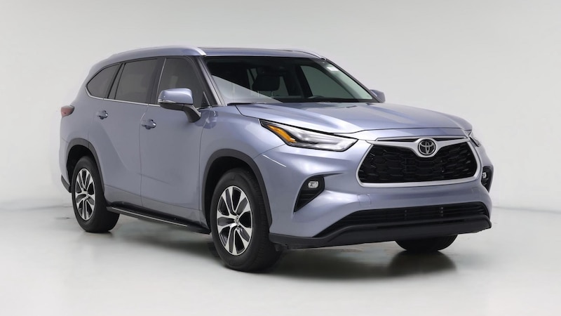 2024 Toyota Highlander XLE Hero Image