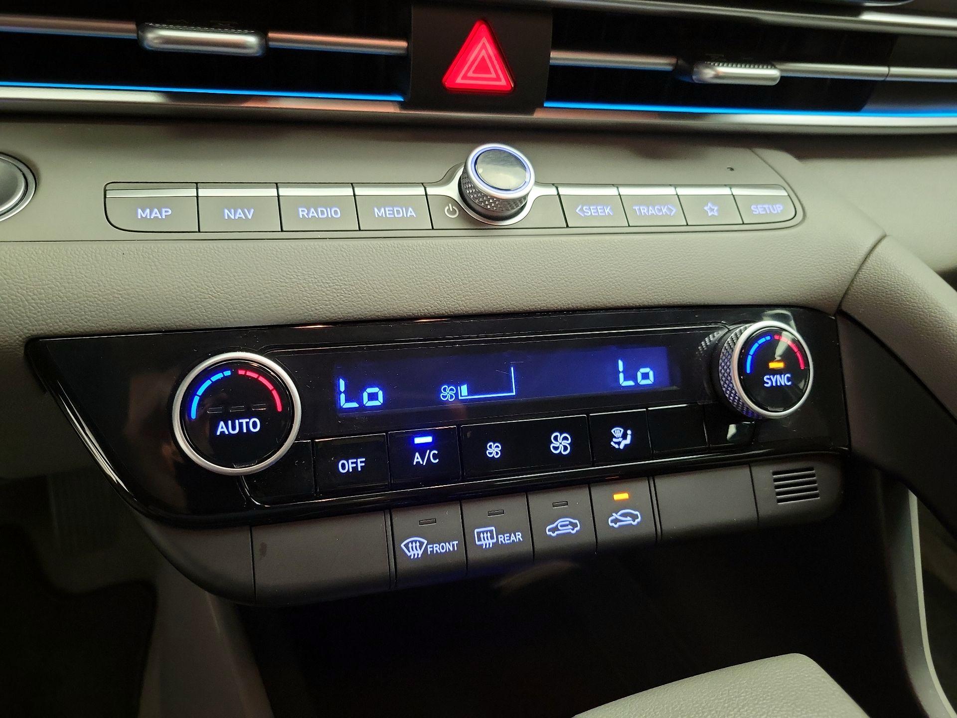 Thumbnail: 2024 Hyundai Elantra - 17