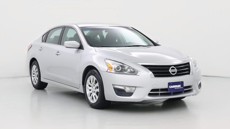 2015 Nissan Altima S Hero Image