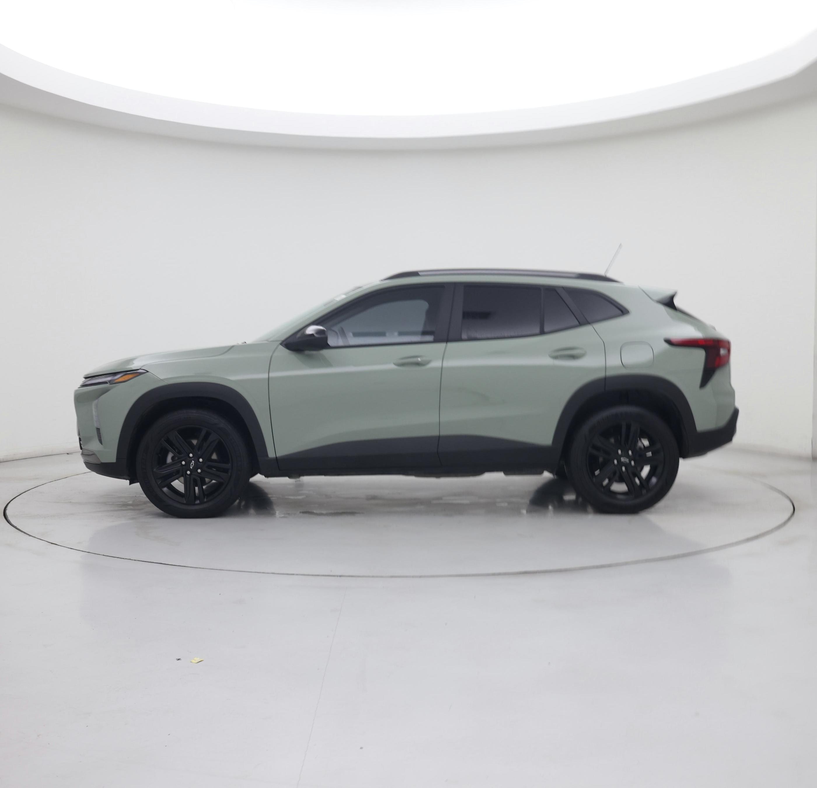 Thumbnail: 2025 Chevrolet Trax - 3