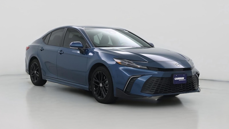 2025 Toyota Camry SE Hero Image