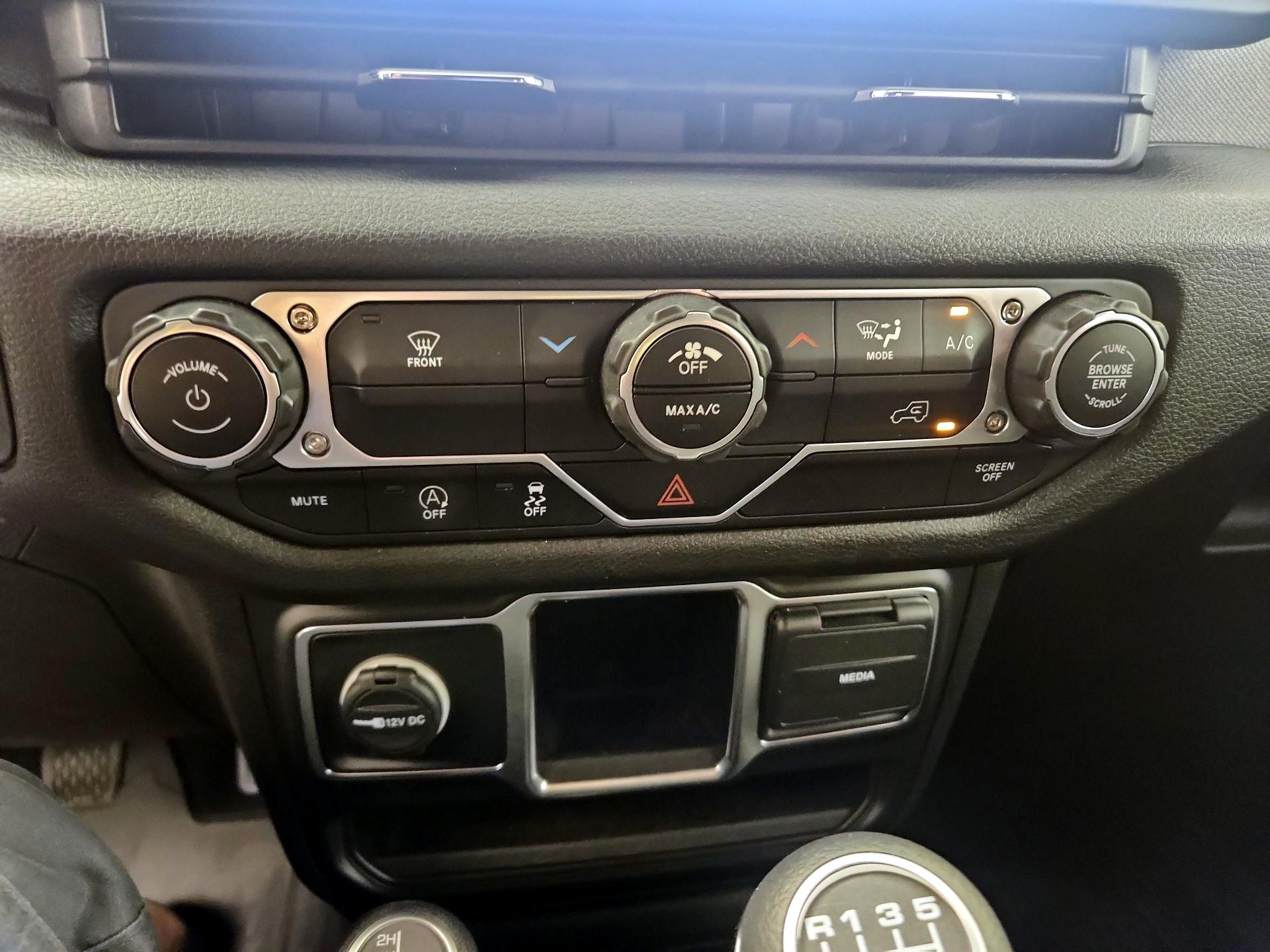 Thumbnail: 2024 Jeep Wrangler - 16