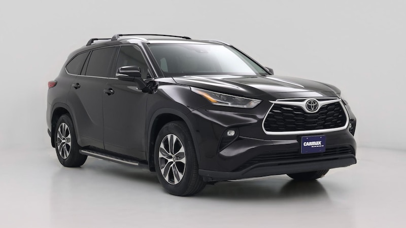 2021 Toyota Highlander XLE Hero Image