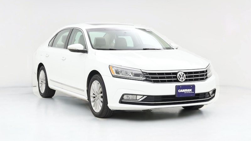 2017 Volkswagen Passat SE Hero Image
