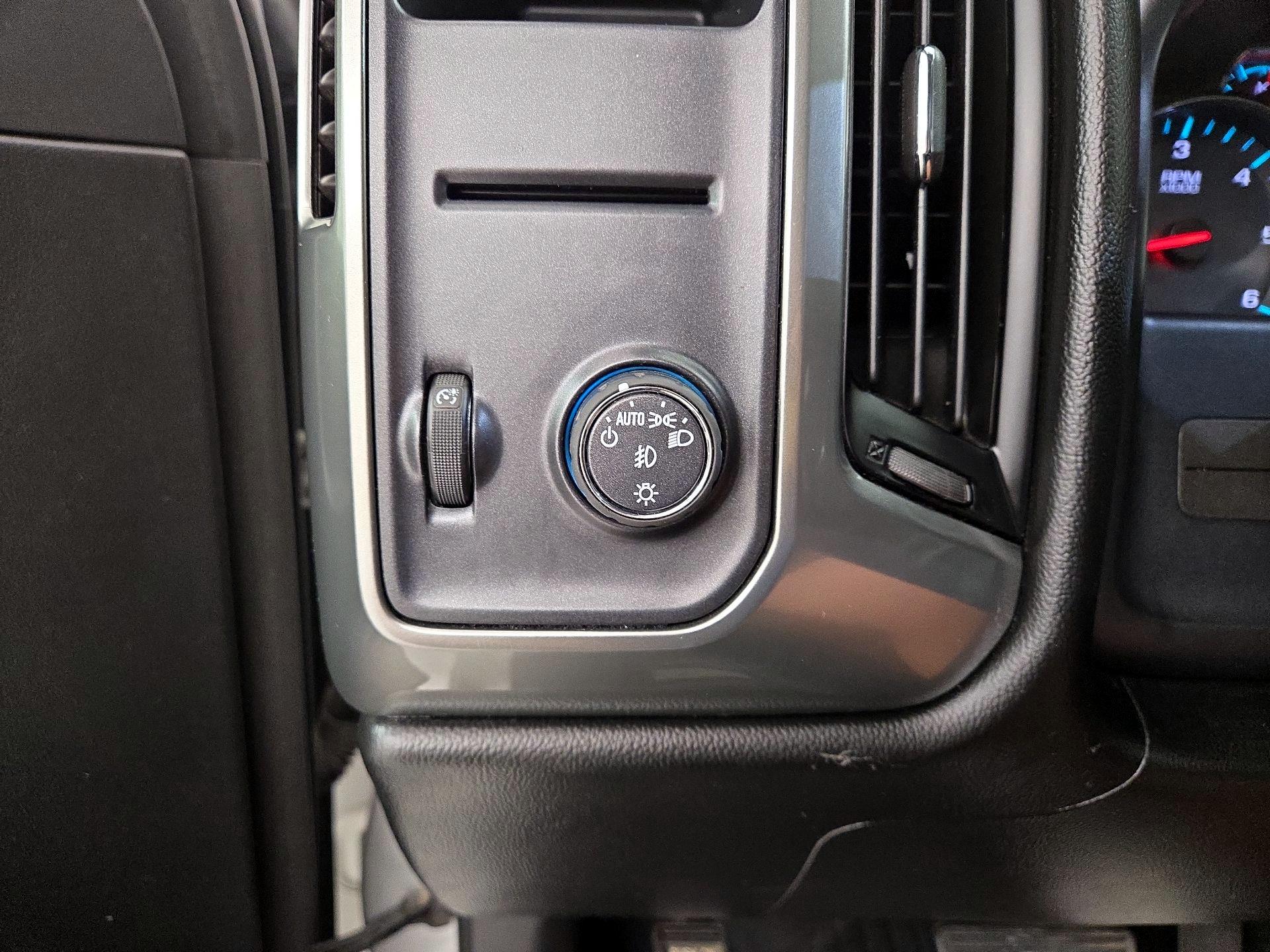 Thumbnail: 2018 Chevrolet Silverado 1500 - 13