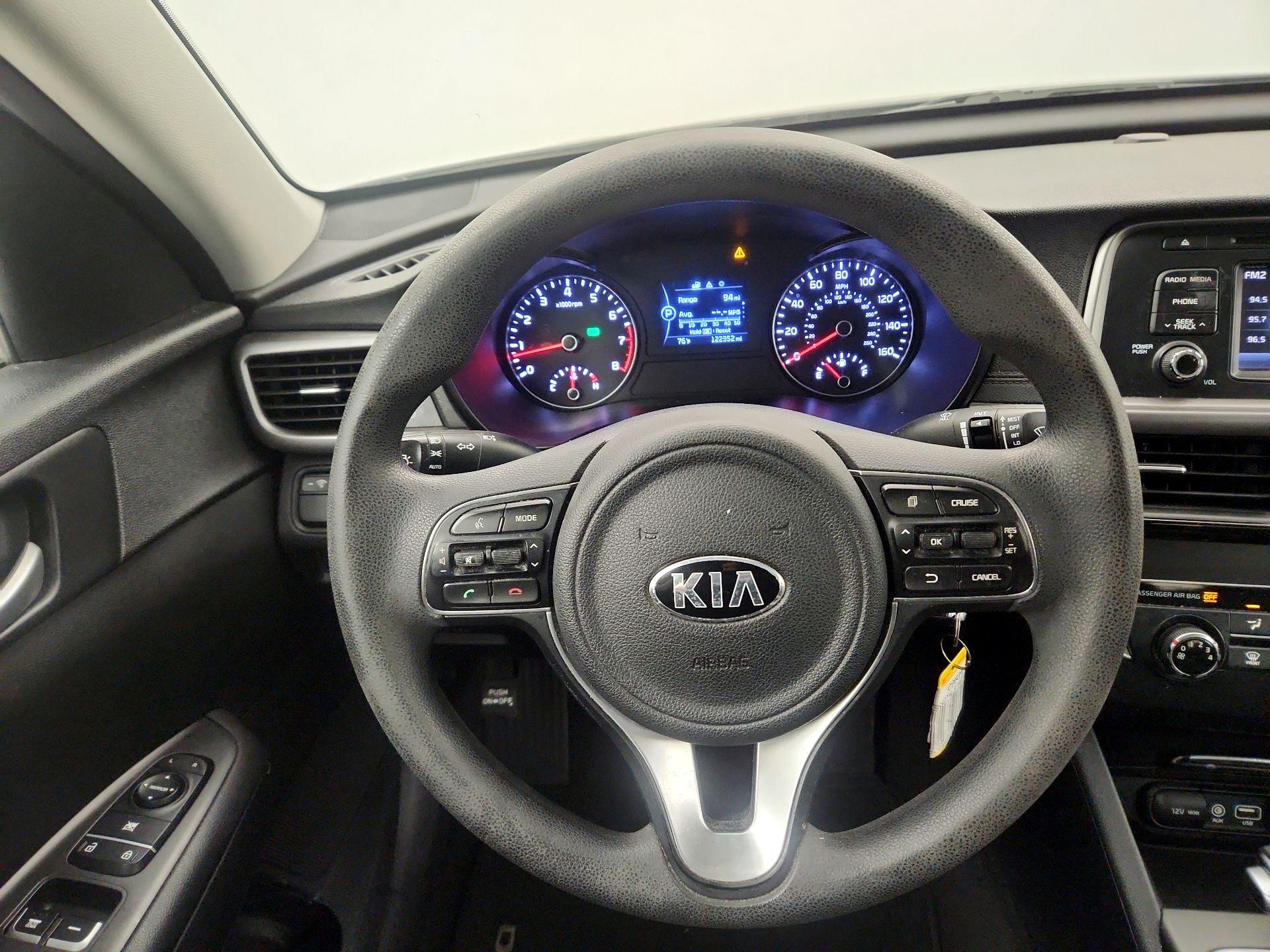 Thumbnail: 2017 Kia Optima - 10