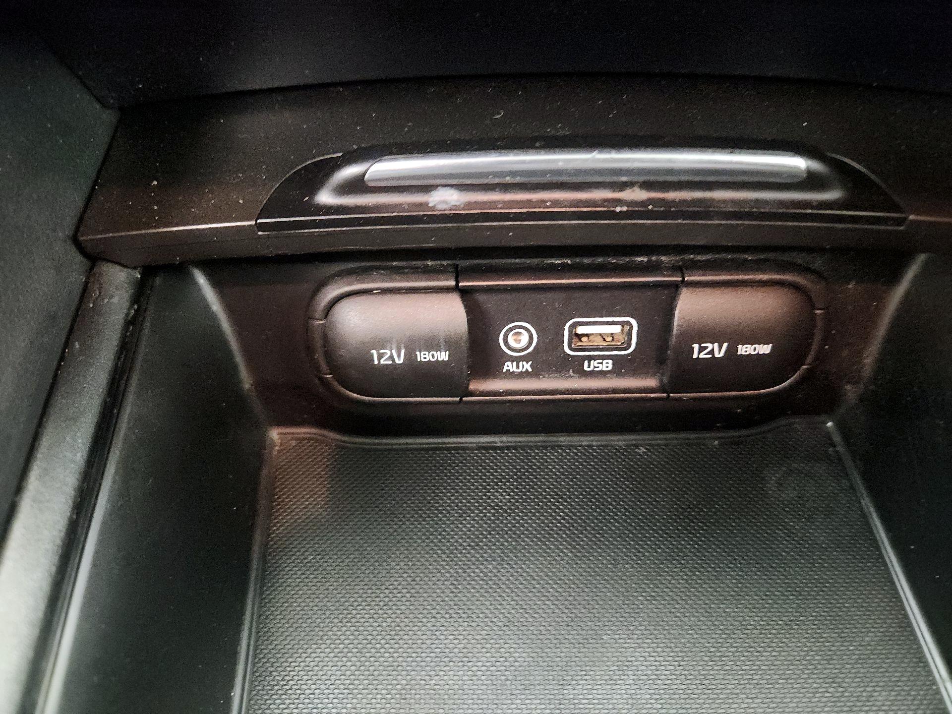 Thumbnail: 2017 Kia Optima - 18