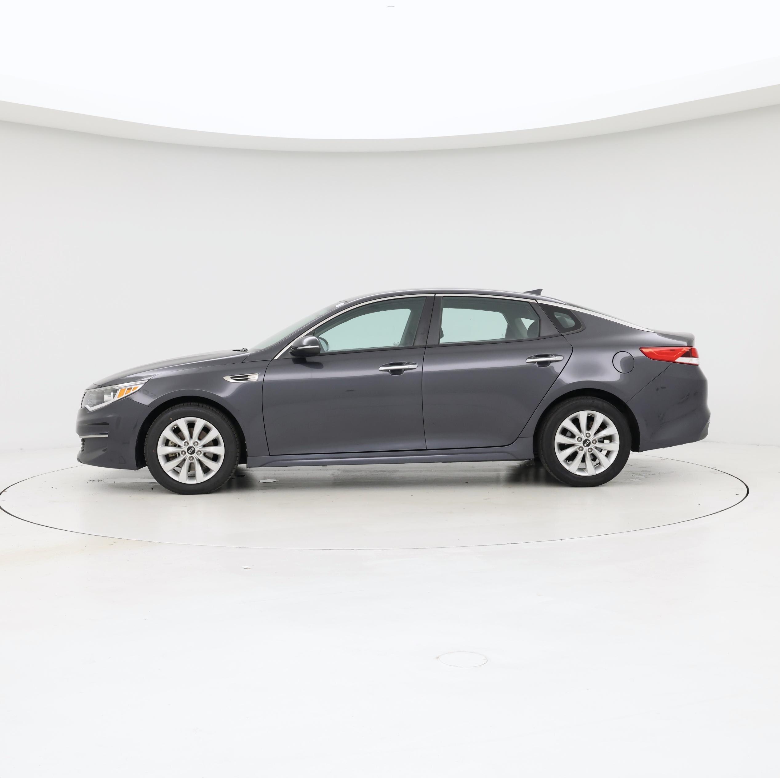 Thumbnail: 2017 Kia Optima - 3