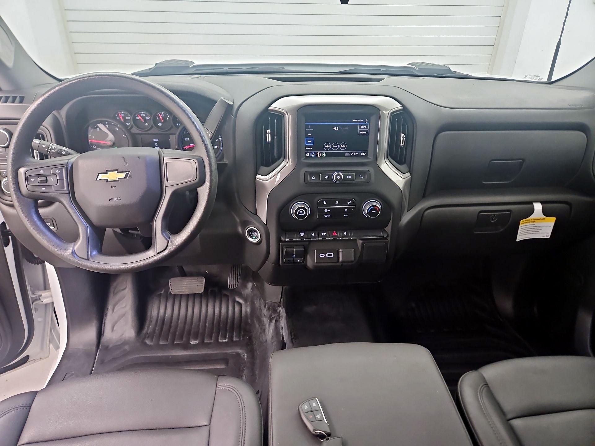 Thumbnail: 2025 Chevrolet Silverado 3500 - 9