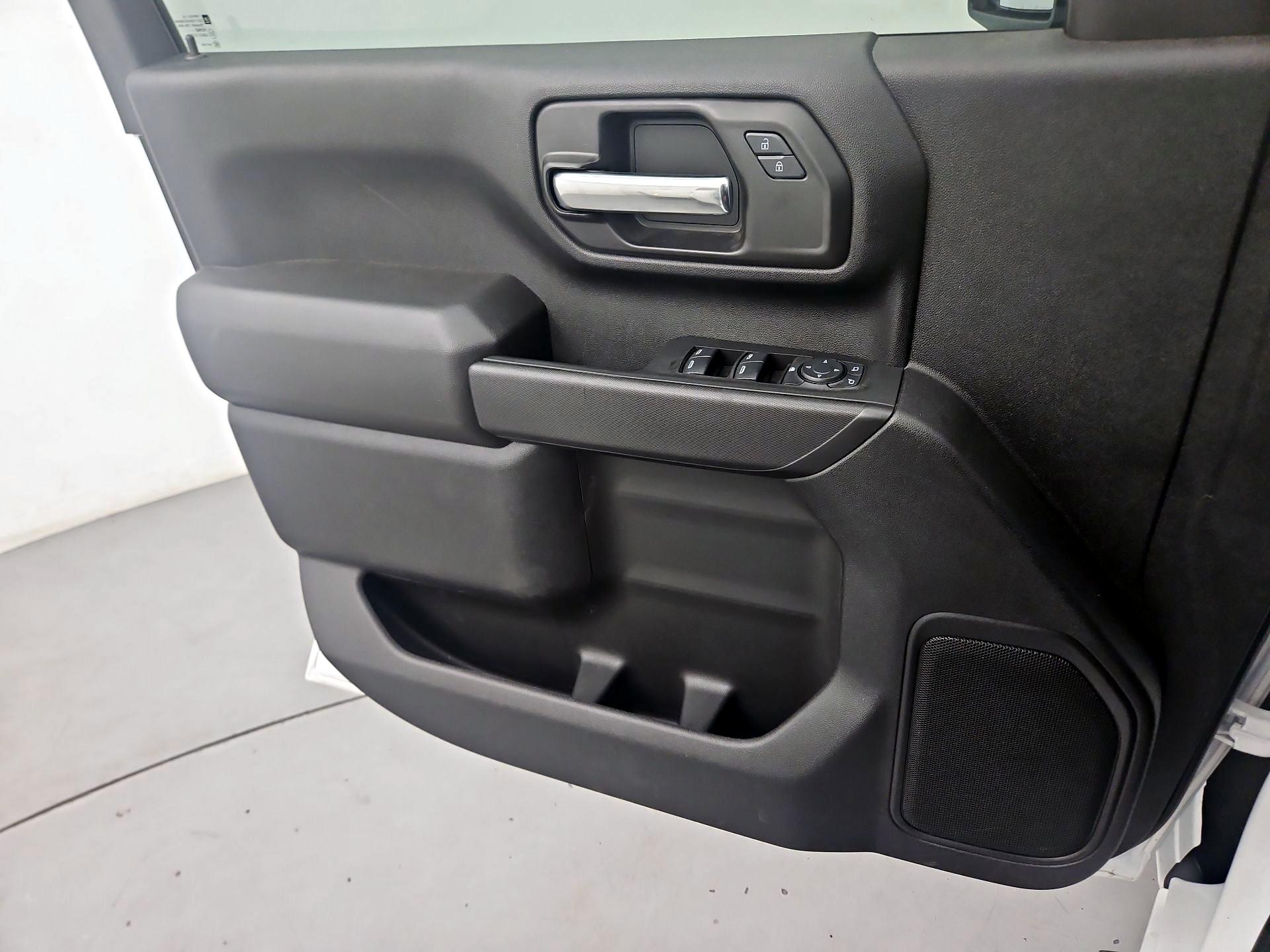 Thumbnail: 2025 Chevrolet Silverado 3500 - 12