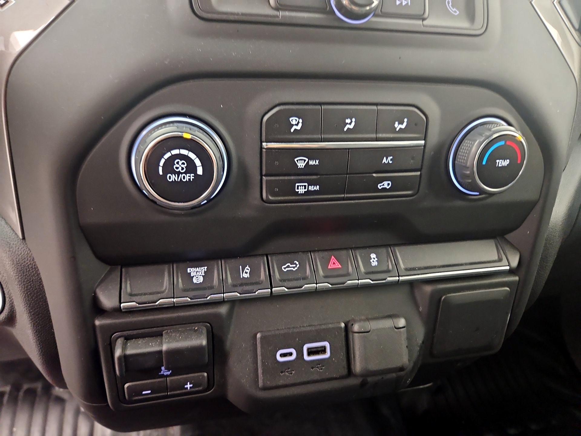 Thumbnail: 2025 Chevrolet Silverado 3500 - 16