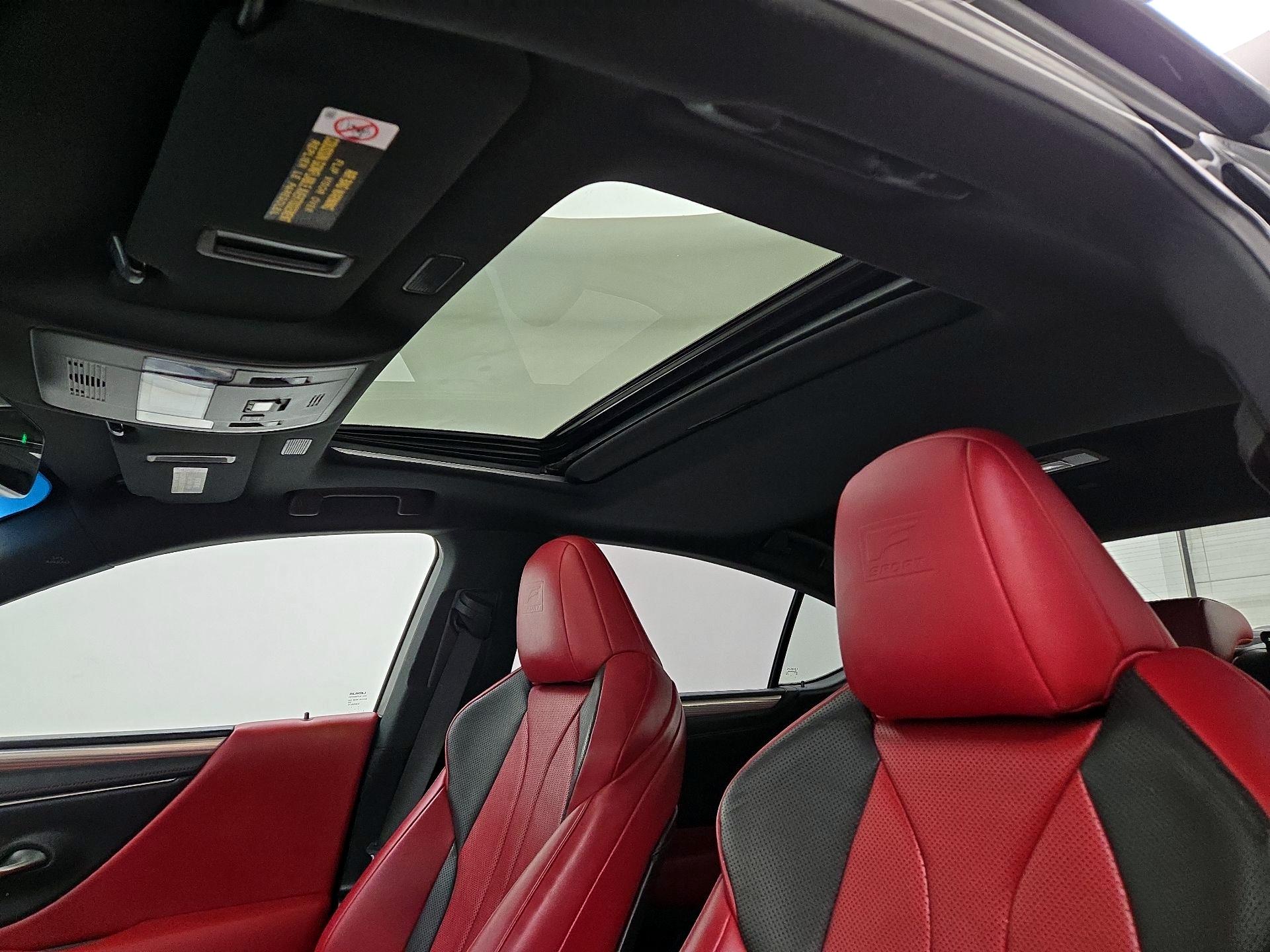 Thumbnail: 2021 Lexus ES - 19