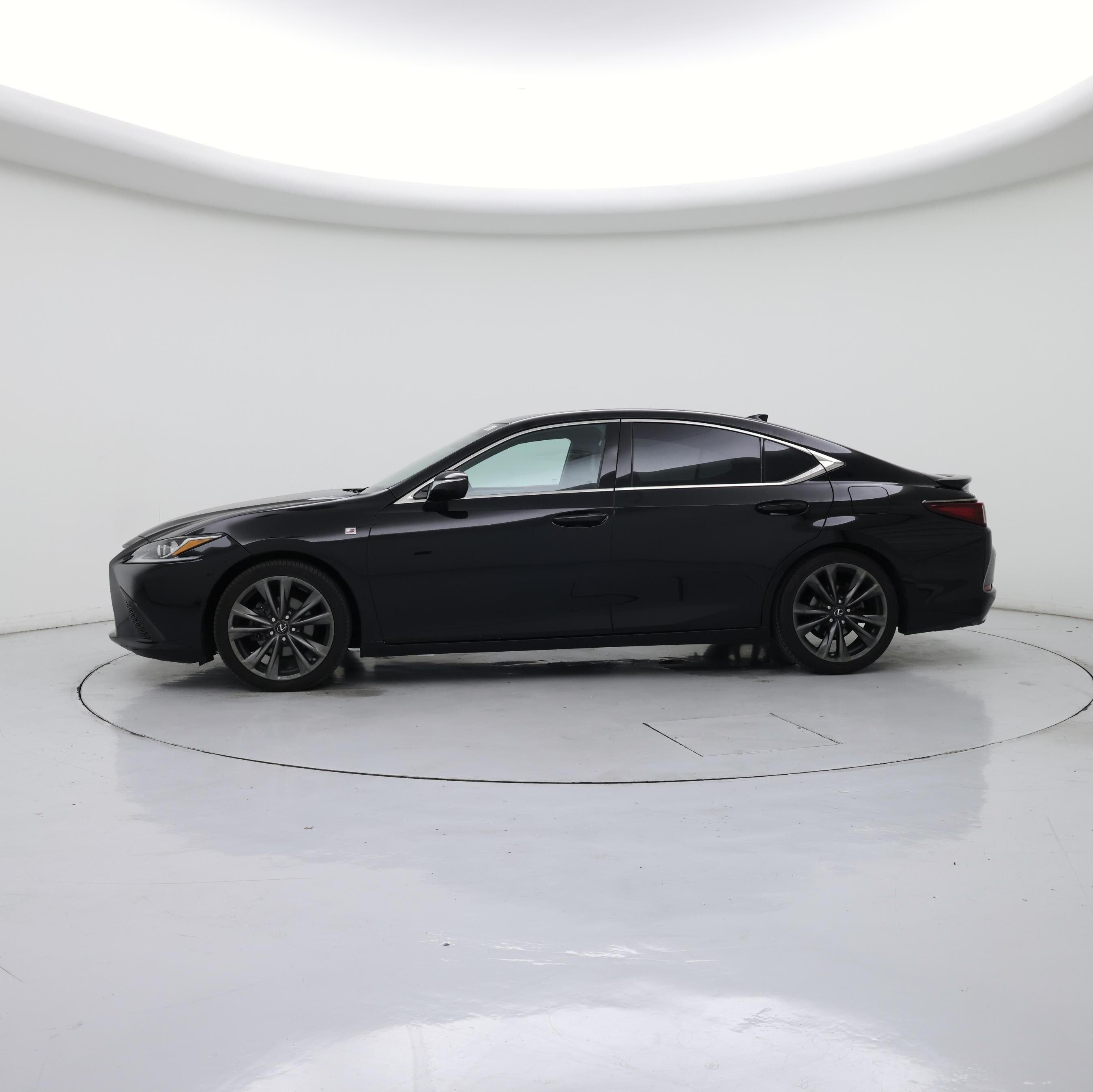 Thumbnail: 2021 Lexus ES - 3