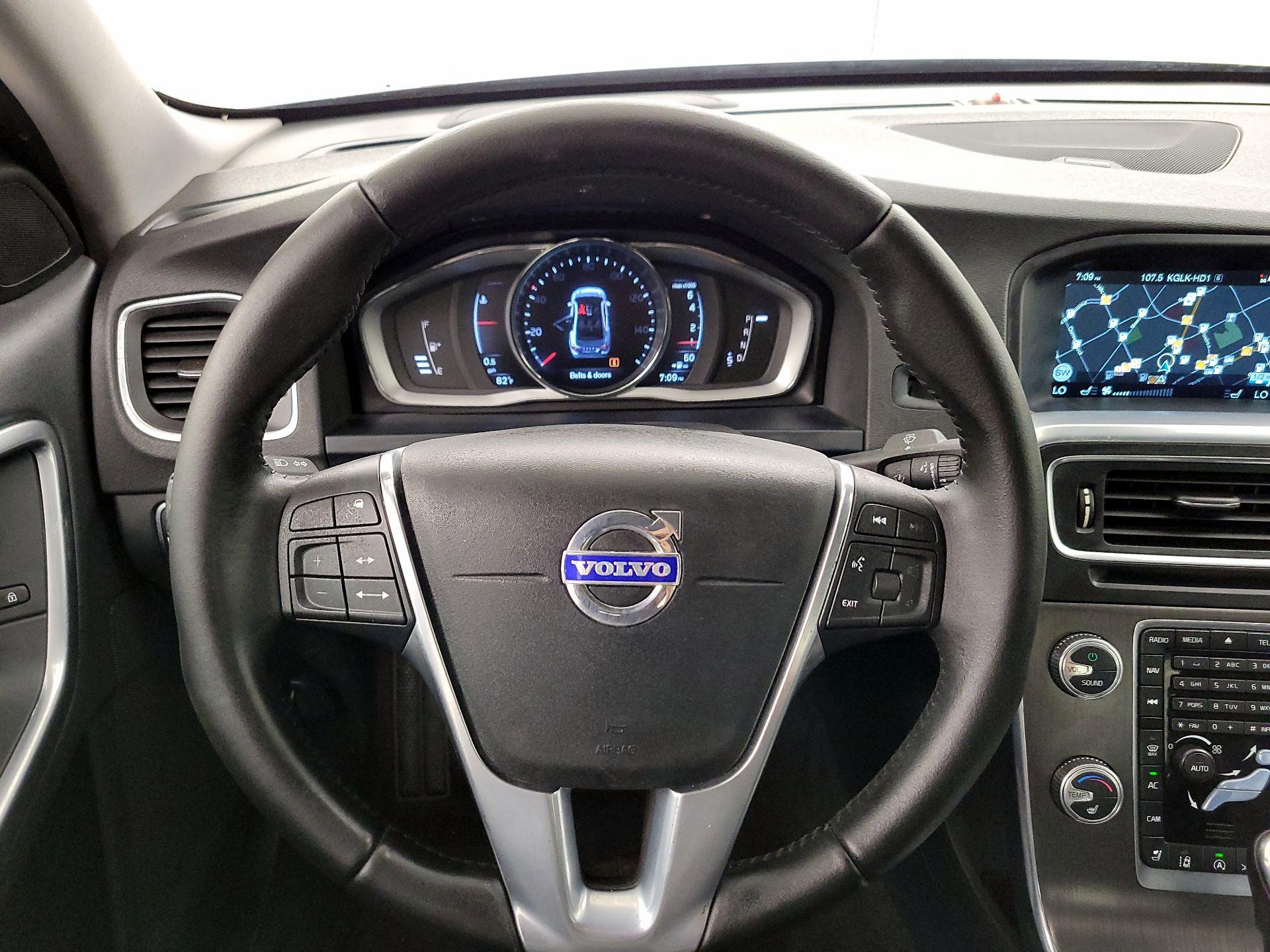 Thumbnail: 2015 Volvo S60 - 10