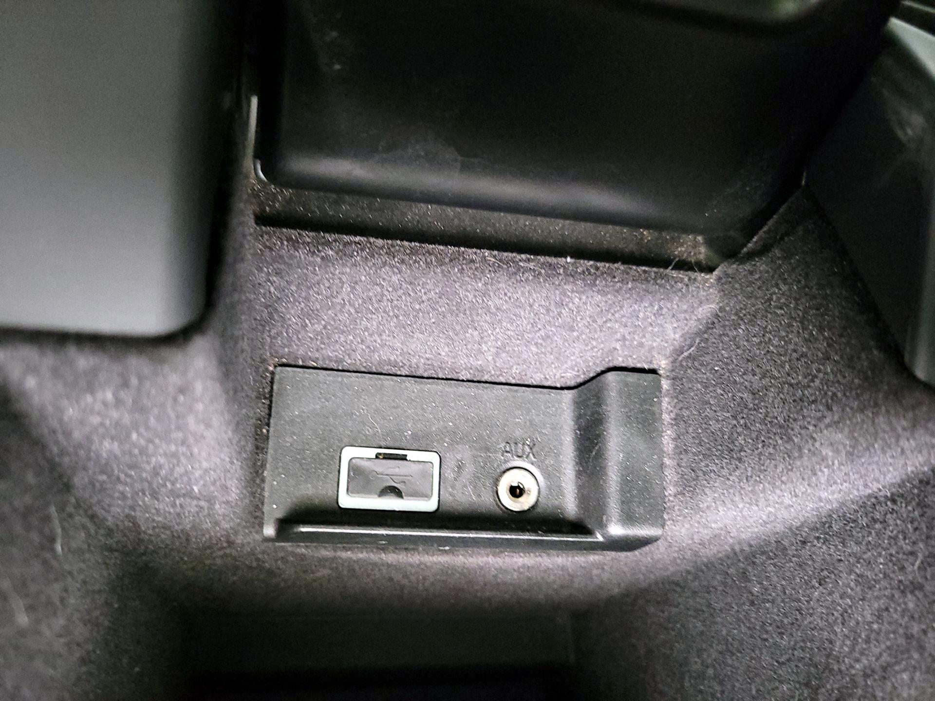 Thumbnail: 2015 Volvo S60 - 19