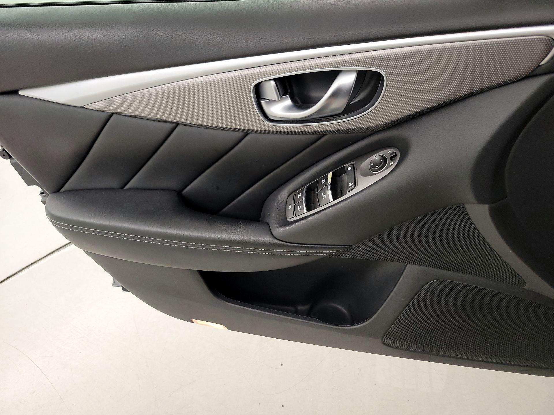Thumbnail: 2015 INFINITI Q50 - 12