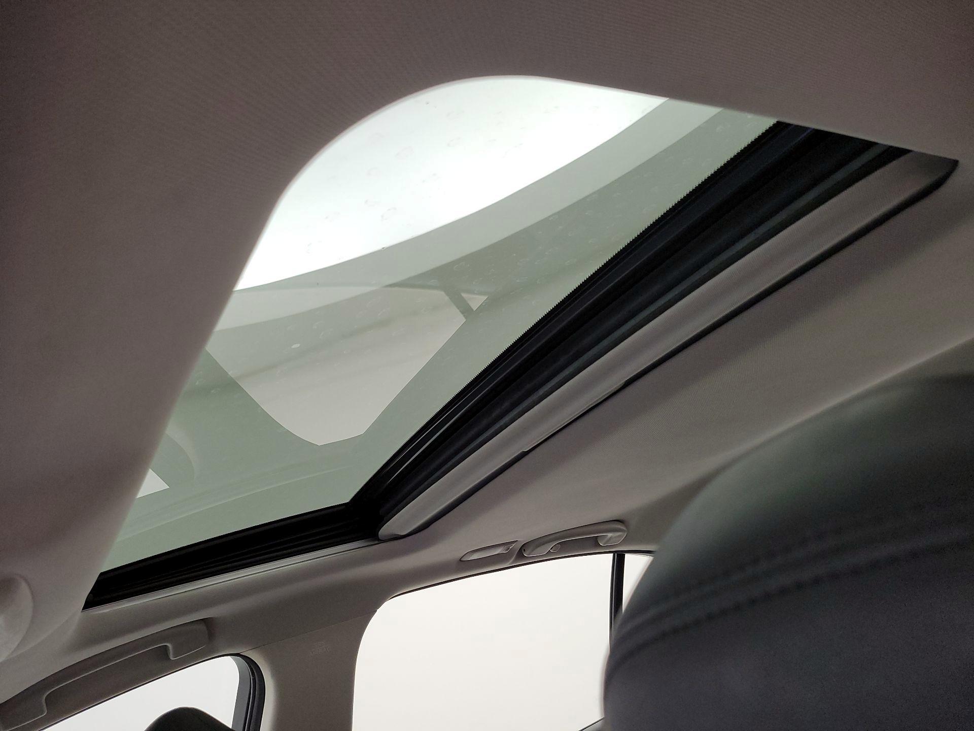 Thumbnail: 2015 INFINITI Q50 - 20