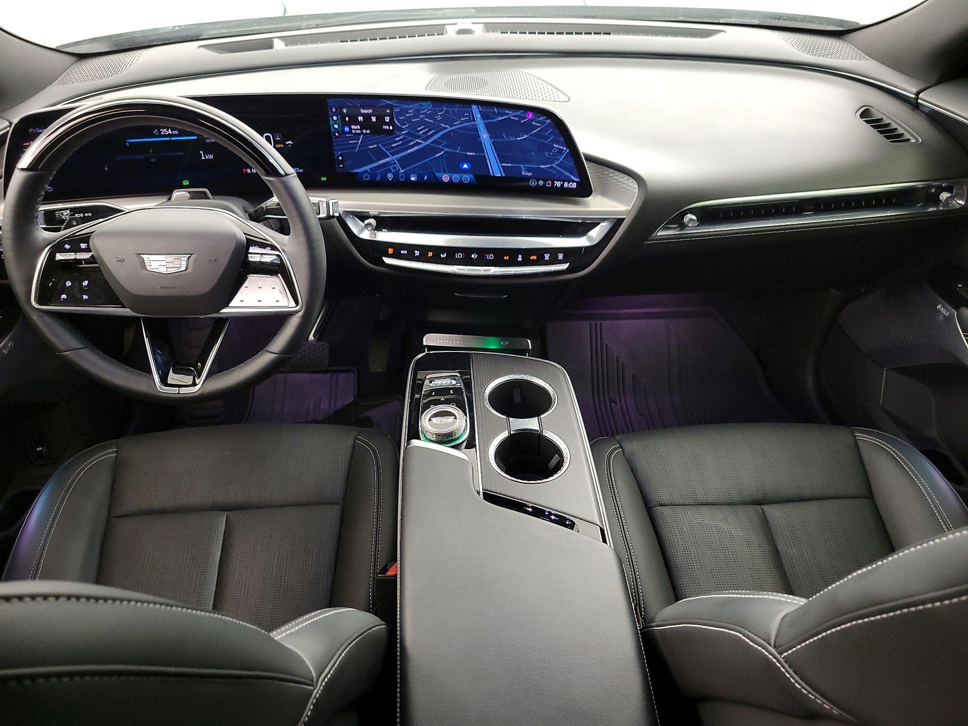 Thumbnail: 2024 Cadillac Lyriq - 9