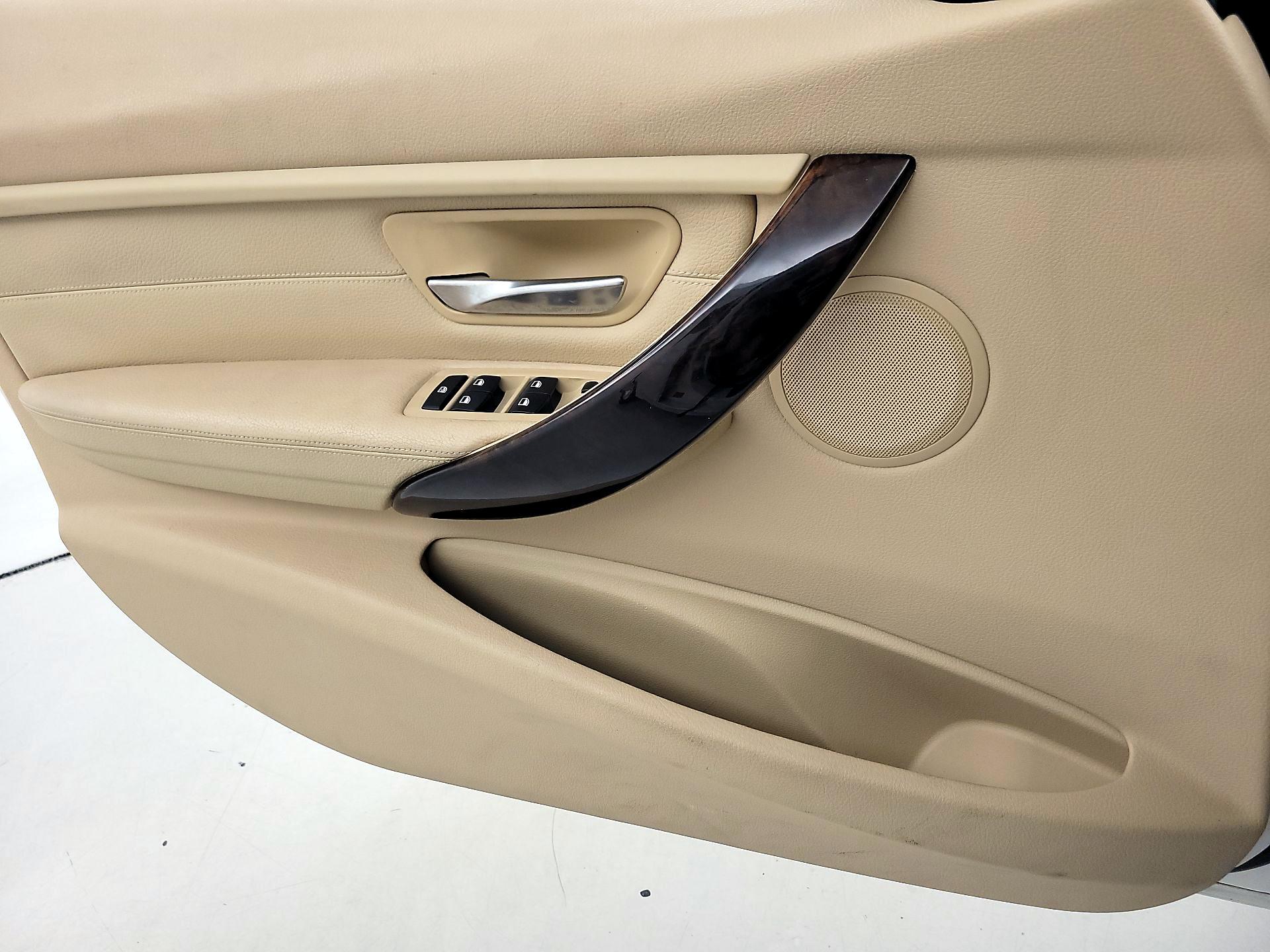 Thumbnail: 2014 BMW 3 Series - 12