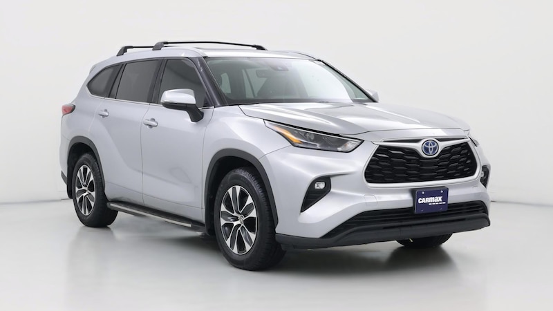2022 Toyota Highlander XLE Hero Image