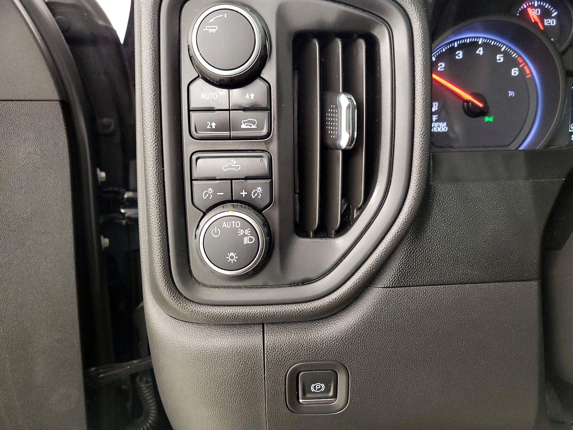 Thumbnail: 2021 Chevrolet Silverado 1500 - 13
