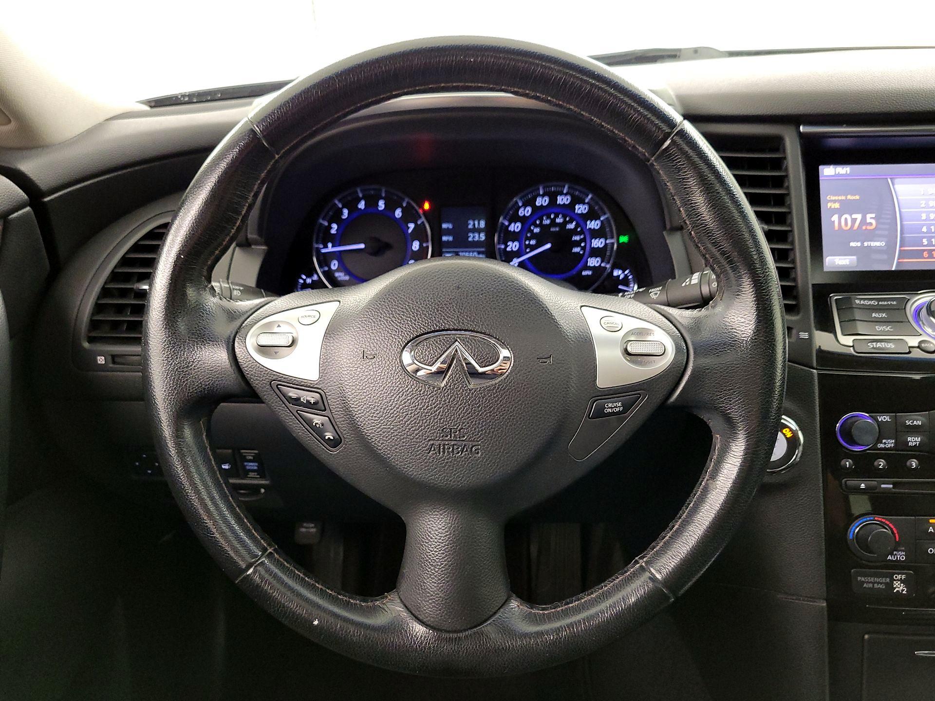 Thumbnail: 2017 INFINITI QX70 - 10